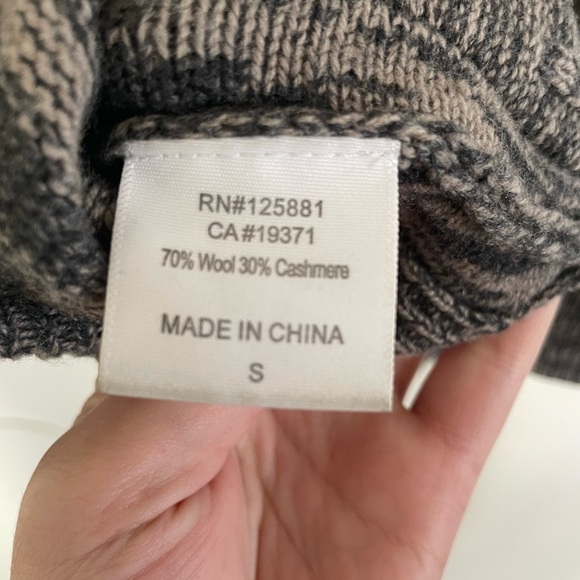 Brochu Walker Gray Brown Sweater s small wool cashmere blend tiny hole - Picture 4 of 5